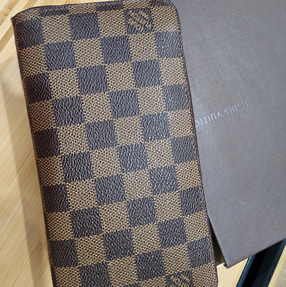 🎈🎈DAMIER LONG ZIPPY WALLET 🎈🎈